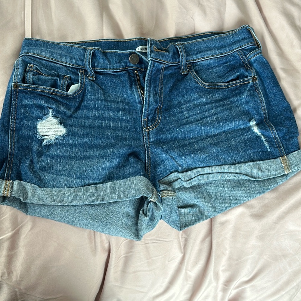 Old Navy Boyfriend Mid-Rise distressed Jean Short